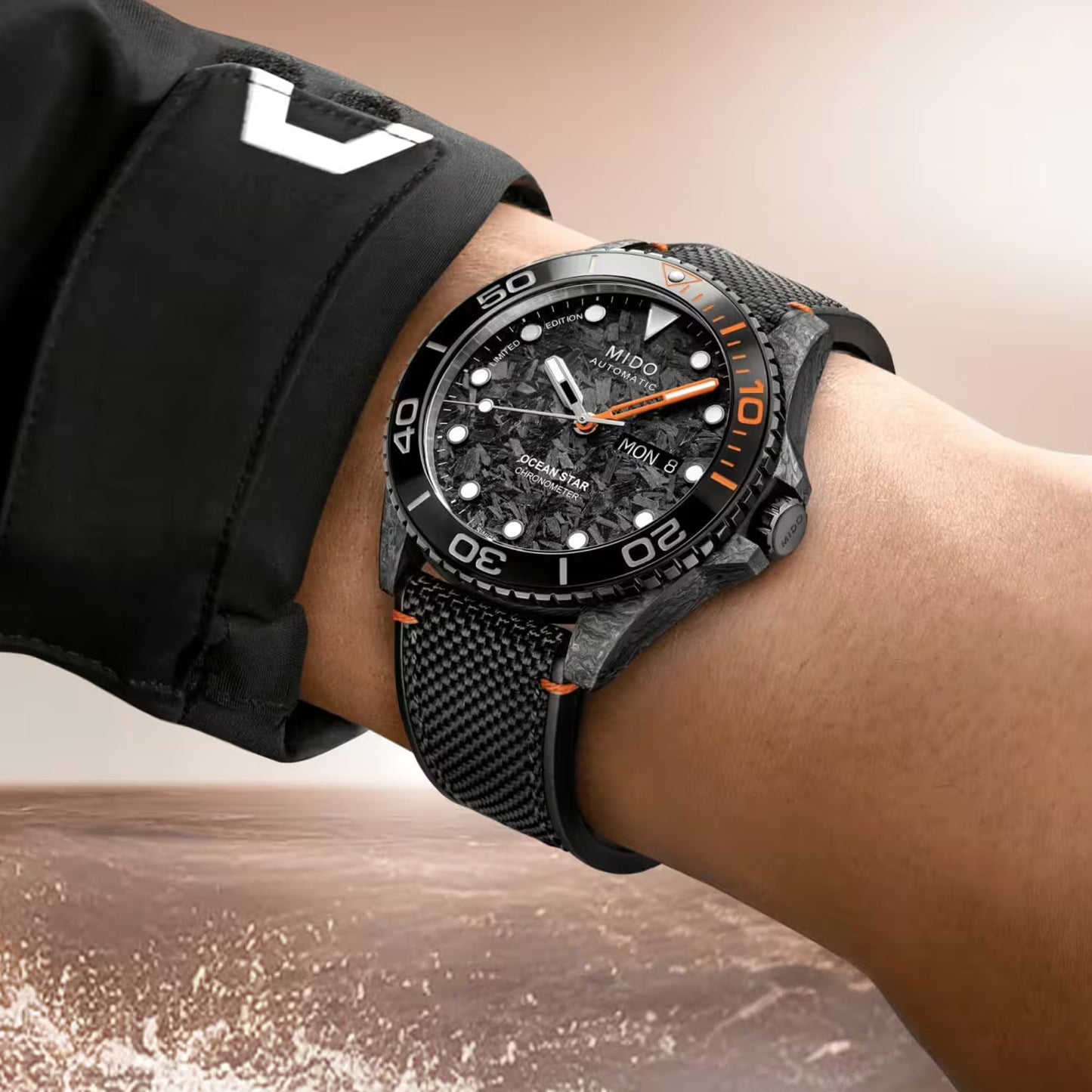 MIDO Ocean Star Carbon M042.431.77.081.00