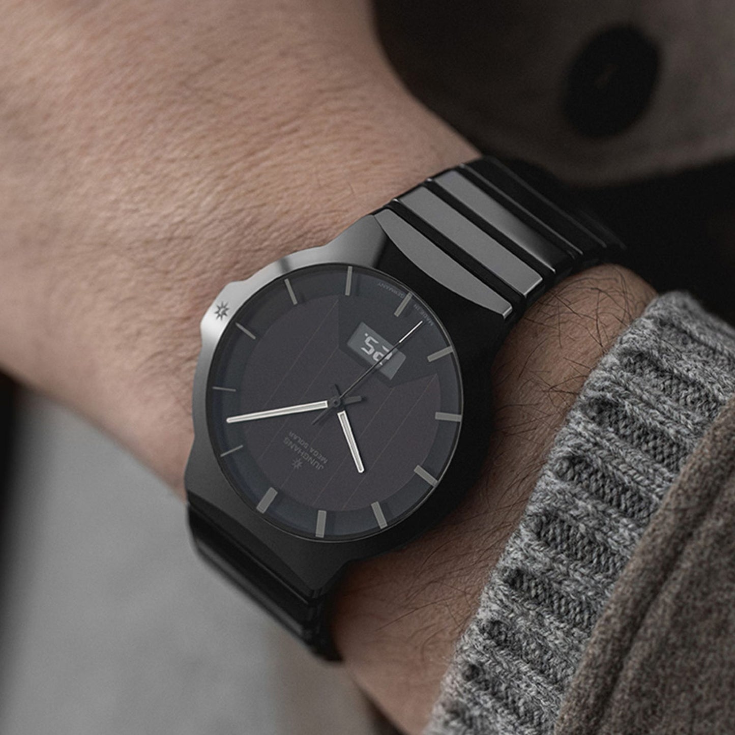 Junghans Force Mega Solar 18/1133.44