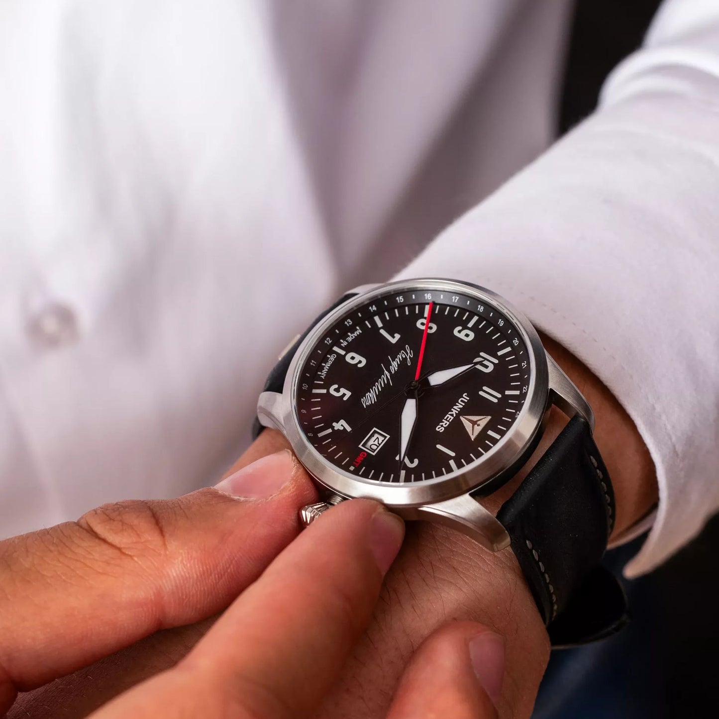Junkers Flieger Hugo GMT 958.04.02 42mm