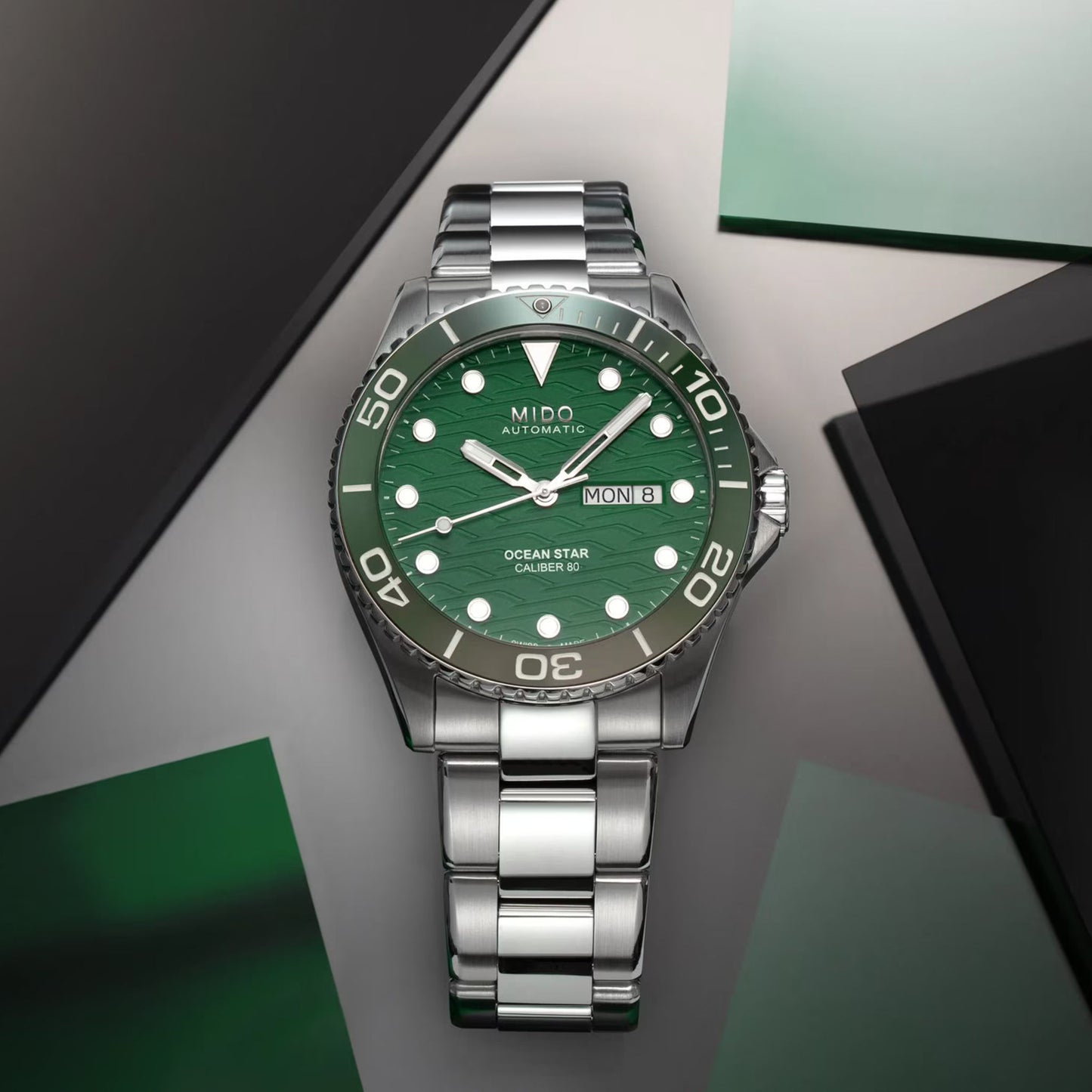 MIDO Ocean Star 200 M042.430.11.091.00