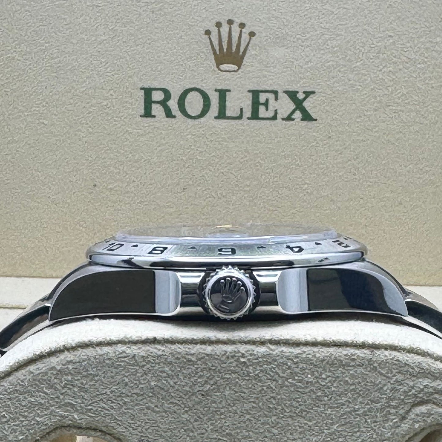 ROLEX Explorer II 216570